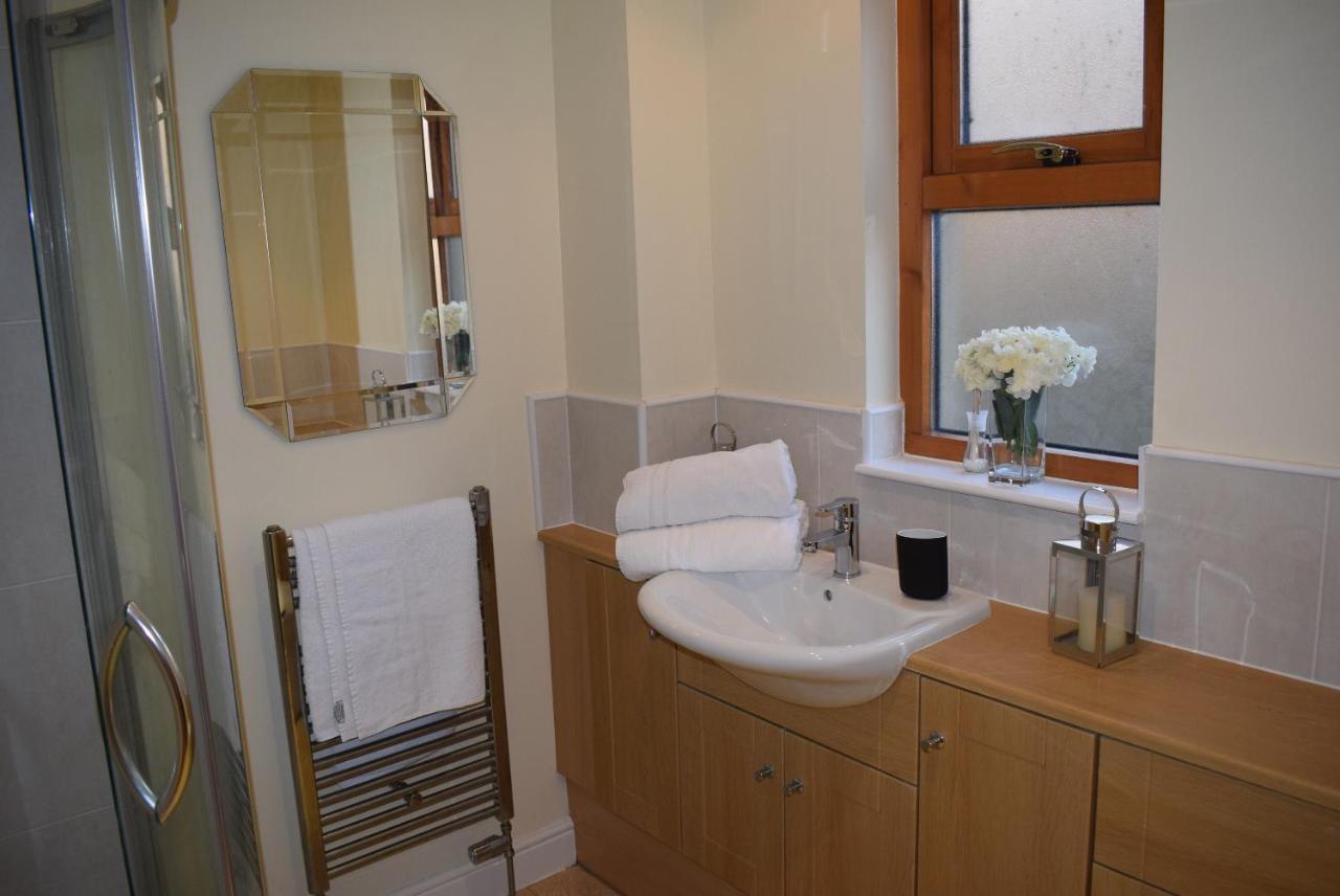 Kelpies Serviced Apartments Kavanagh- 5 Bedrooms Bathgate Kültér fotó